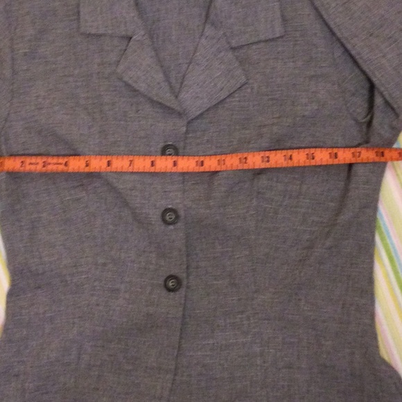 ⭐️ Grey Women’s Blazer from Mainframe - Picture 4 of 11